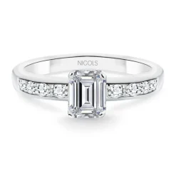 Anillo Minerva Talla Esmeralda Diamantes 0.85