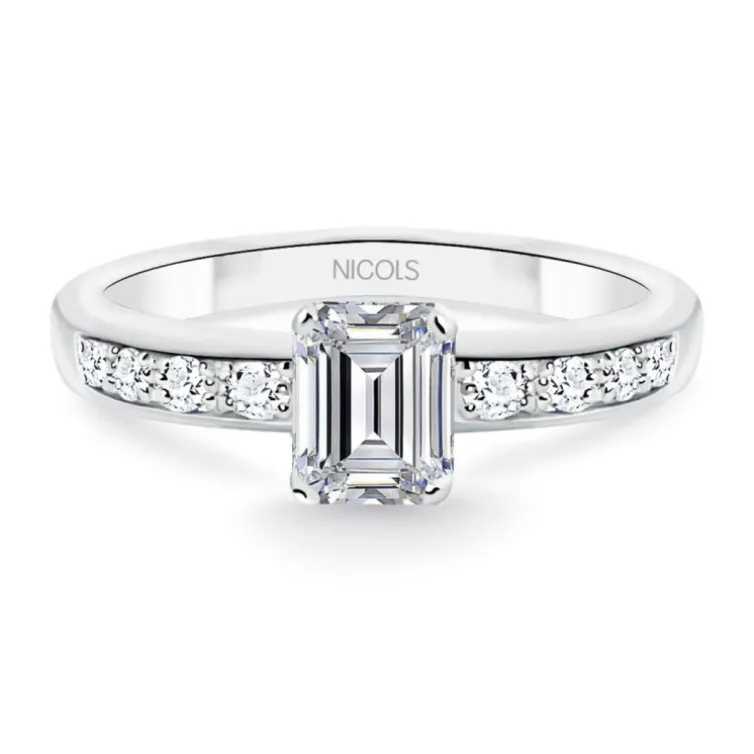 Anillo Minerva Talla Esmeralda Diamantes 0.85